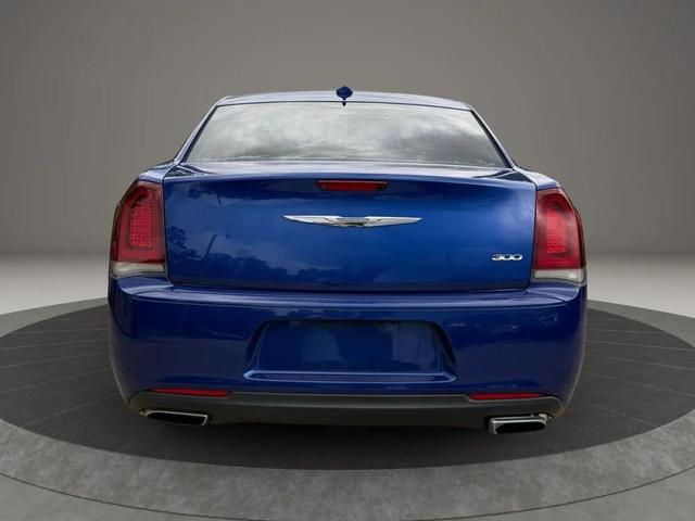 Photo of 2018 Ocean Blue Metallic Clearcoat Chrysler 300
