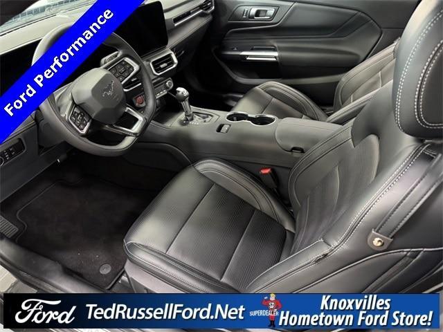 Photo of 2025 Gray Ford Mustang
