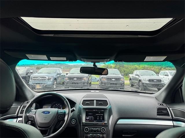 Photo of 2016 Blue Ford Explorer
