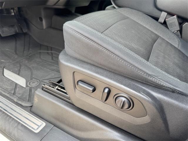 Photo of 2019 Silver Ice Metallic Chevrolet Silverado 1500