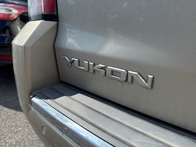 Photo of 2015 Champagne Silver GMC Yukon
