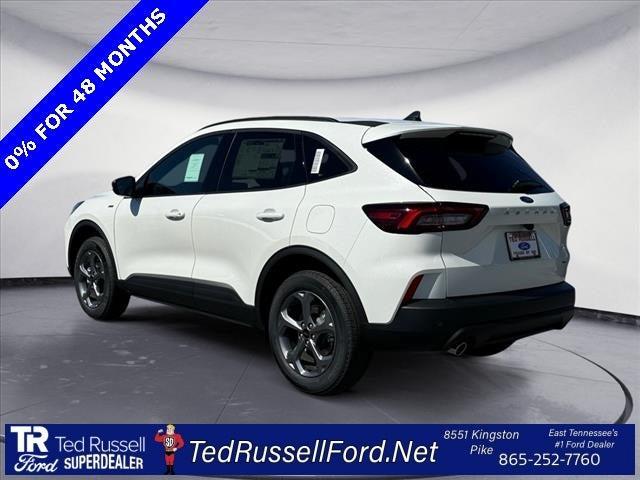 Photo of 2025 White Metallic Ford Escape