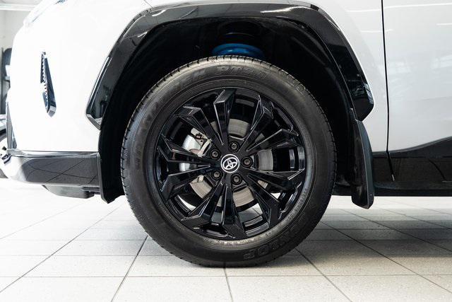 Photo of 2022 Silver Sky Toyota RAV4 Hybrid