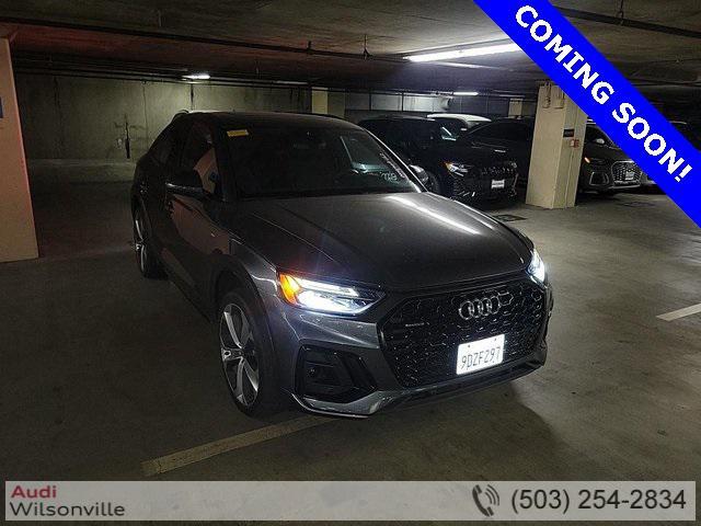 Photo of 2023 Daytona Gray Pearl Effect Audi Q5