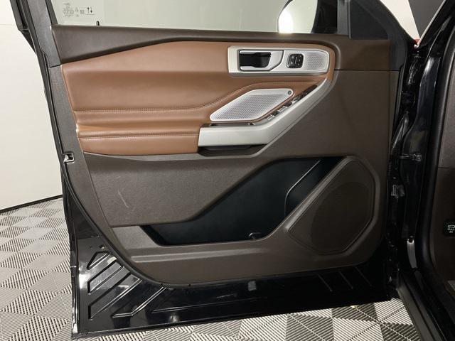 Photo of 2023 Agate Black Metallic Ford Explorer