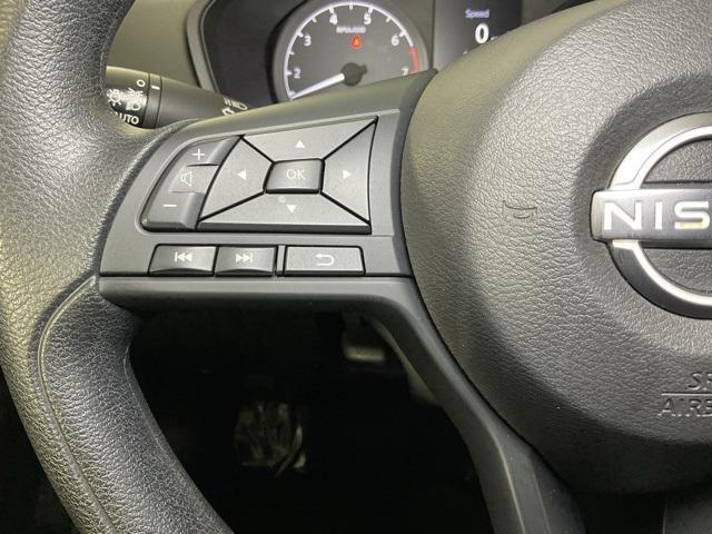 Photo of 2023 Glacier White Nissan Altima