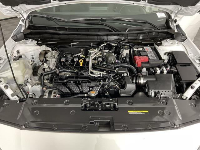 Photo of 2023 Glacier White Nissan Altima
