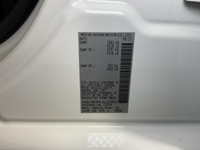 Photo of 2023 Glacier White Nissan Altima