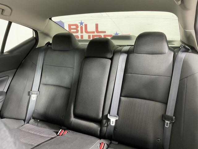 Photo of 2023 Glacier White Nissan Altima