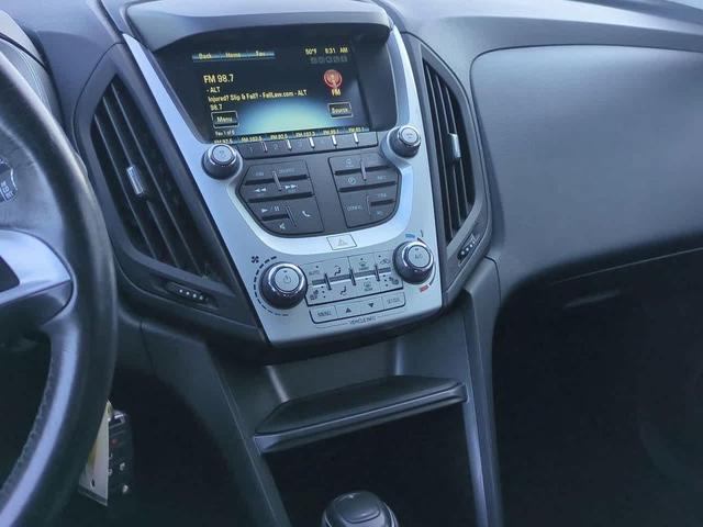 Photo of 2017 Summit White Chevrolet Equinox