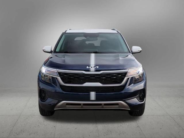 Photo of 2022 Dark Ocean Blue/White Roof Kia Seltos