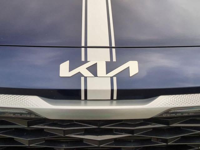 Photo of 2022 Dark Ocean Blue/White Roof Kia Seltos