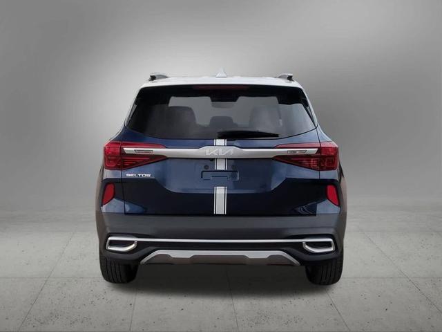 Photo of 2022 Dark Ocean Blue/White Roof Kia Seltos