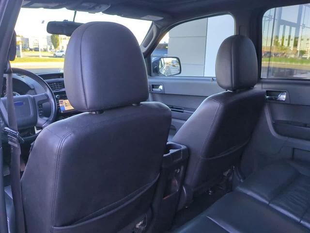 Photo of 2012 Black Ford Escape