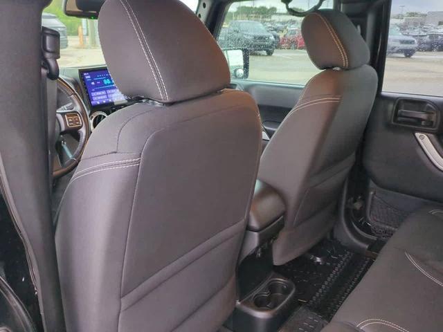 Photo of 2017 Black Clearcoat Jeep Wrangler Unlimited