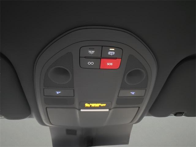 Photo of 2025 Makalu Gray Genesis G70