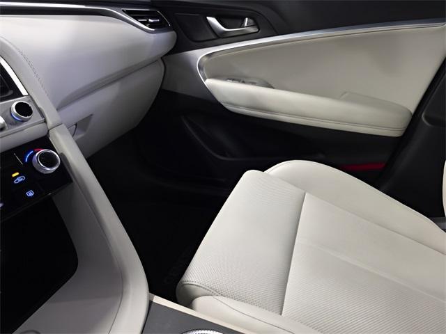 Photo of 2025 Makalu Gray Genesis G70