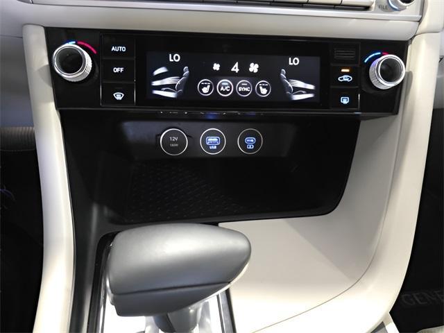 Photo of 2025 Makalu Gray Genesis G70