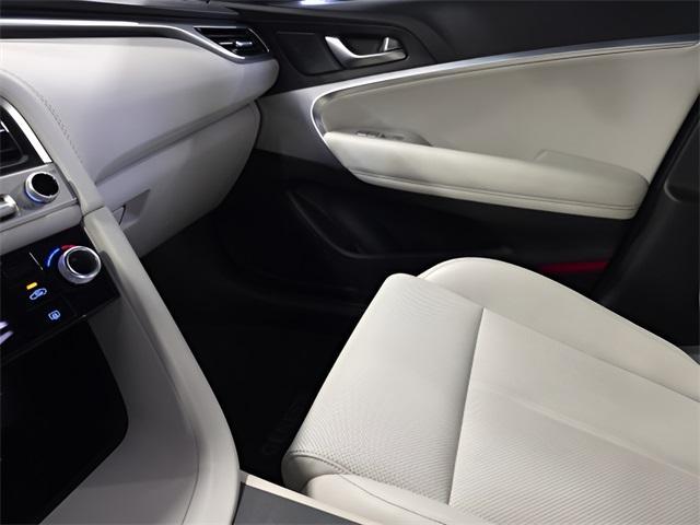 Photo of 2025 Makalu Gray Genesis G70