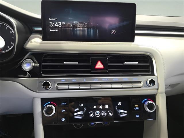Photo of 2025 Makalu Gray Genesis G70