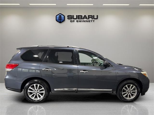 Photo of 2013 Dark Slate Nissan Pathfinder