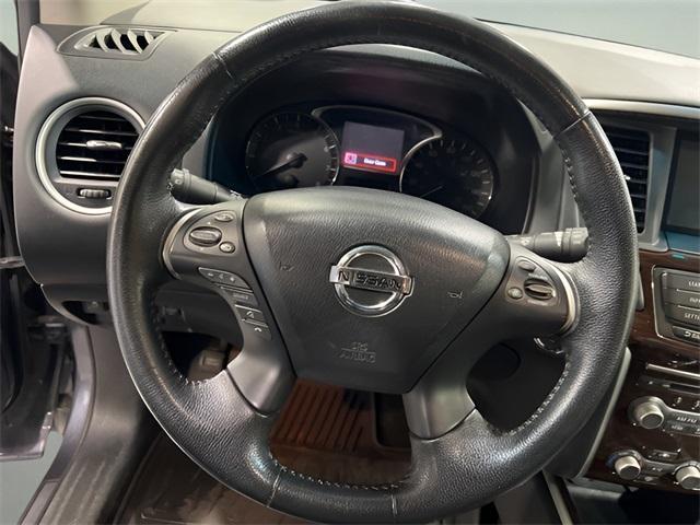 Photo of 2013 Dark Slate Nissan Pathfinder