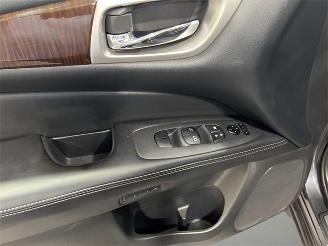 Photo of 2013 Dark Slate Nissan Pathfinder