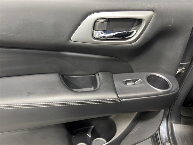 Photo of 2013 Dark Slate Nissan Pathfinder