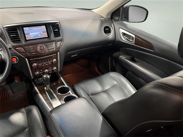 Photo of 2013 Dark Slate Nissan Pathfinder