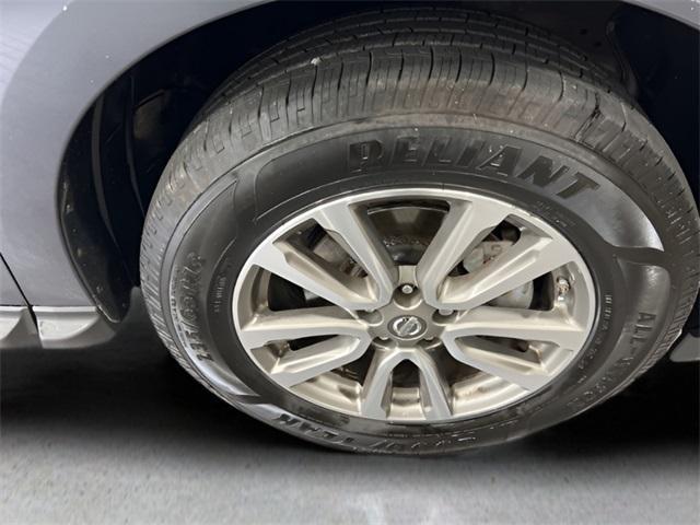 Photo of 2013 Dark Slate Nissan Pathfinder