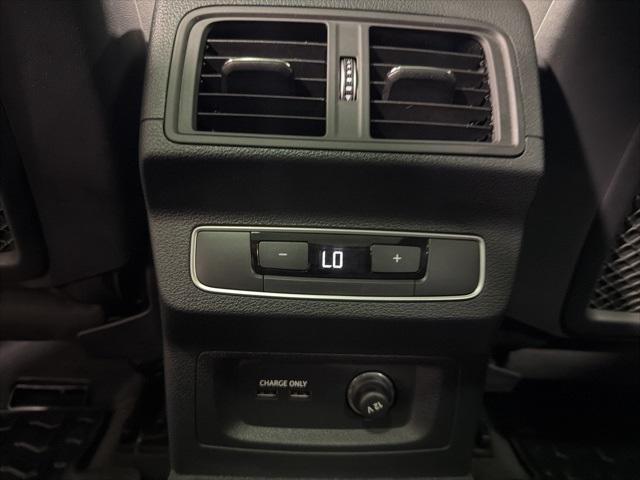 Photo of 2022 Ibis White Audi Q5