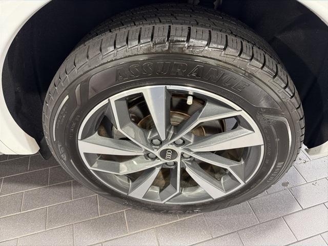 Photo of 2022 Ibis White Audi Q5