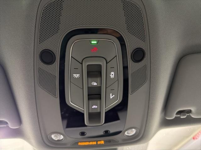 Photo of 2022 Ibis White Audi Q5