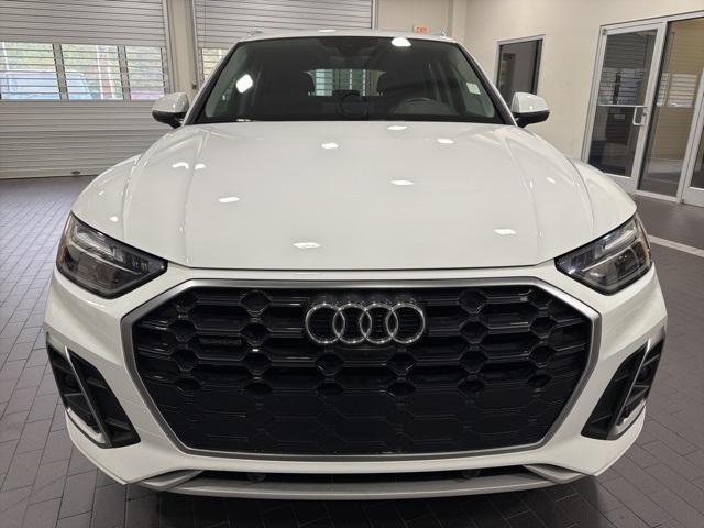 Photo of 2022 Ibis White Audi Q5