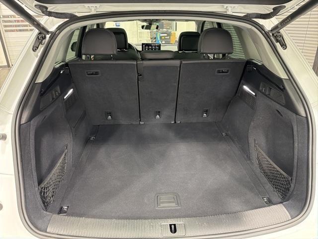 Photo of 2022 Ibis White Audi Q5
