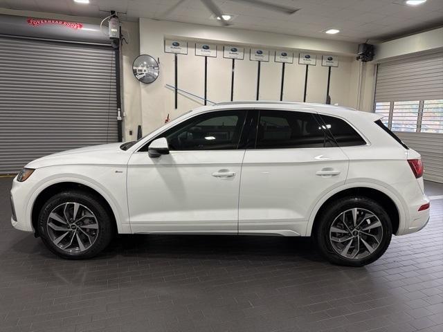 Photo of 2022 Ibis White Audi Q5