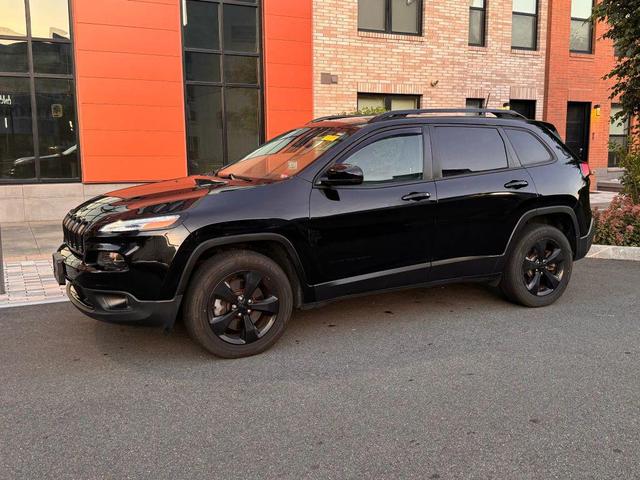 Photo of 2018 Diamond Black Crystal Pearlcoat Jeep Cherokee