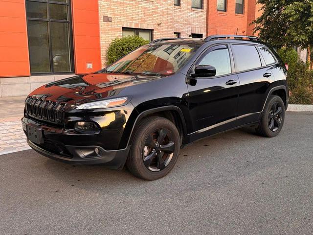 Photo of 2018 Diamond Black Crystal Pearlcoat Jeep Cherokee