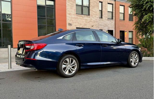 Photo of 2018 Obsidian Blue Pearl Honda Accord