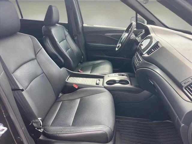 Photo of 2022 Crystal Black Pearl Honda Passport