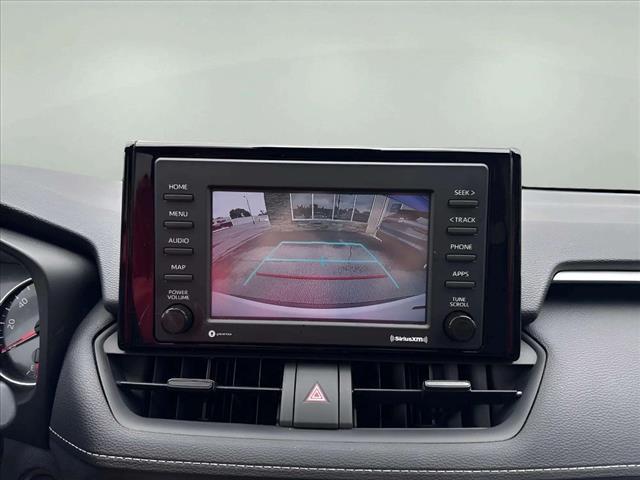Photo of 2021 Super White Toyota RAV4