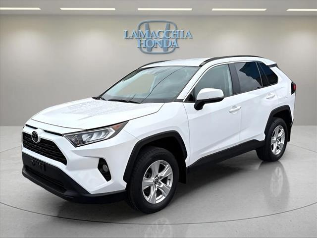 Photo of 2021 Super White Toyota RAV4