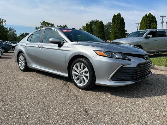 Photo of 2023 Silver Toyota Camry