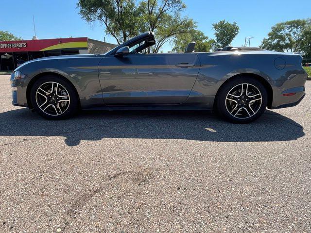 Photo of 2023 Gray Metallic Ford Mustang