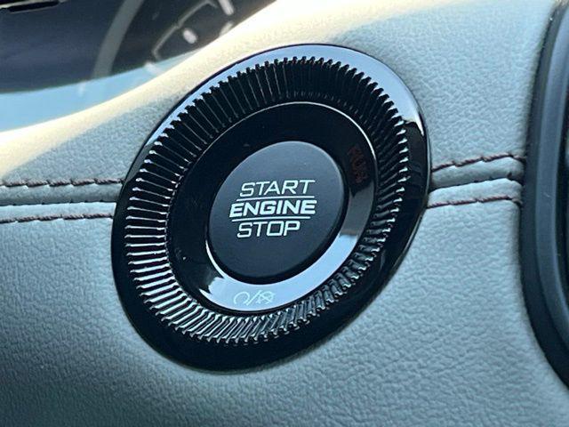Photo of 2022 Granite Crystal Metallic Clearcoat Jeep Compass