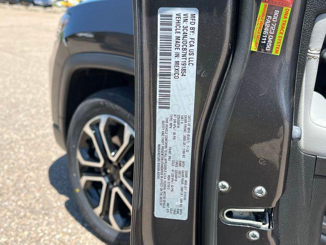 Photo of 2022 Granite Crystal Metallic Clearcoat Jeep Compass