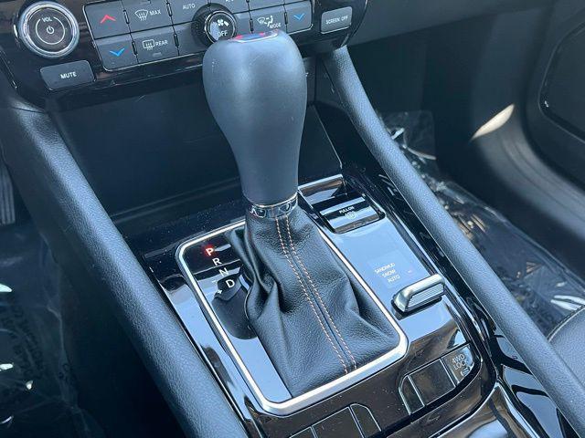 Photo of 2022 Granite Crystal Metallic Clearcoat Jeep Compass