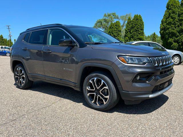 Photo of 2022 Granite Crystal Metallic Clearcoat Jeep Compass