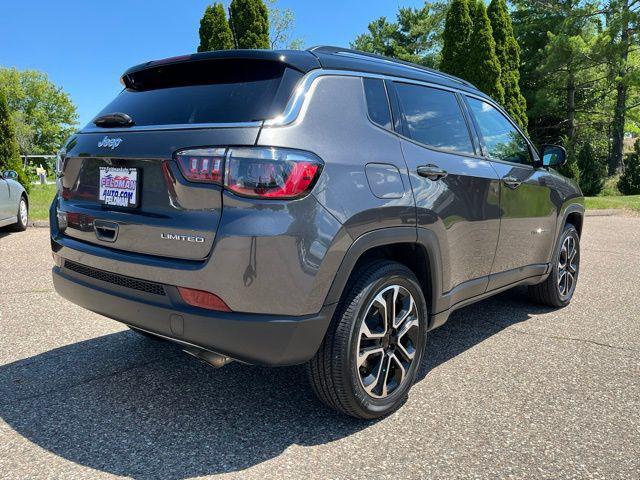 Photo of 2022 Granite Crystal Metallic Clearcoat Jeep Compass