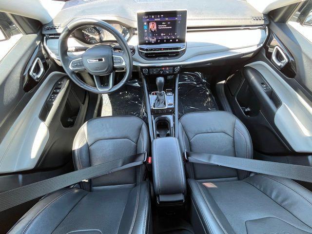 Photo of 2022 Granite Crystal Metallic Clearcoat Jeep Compass